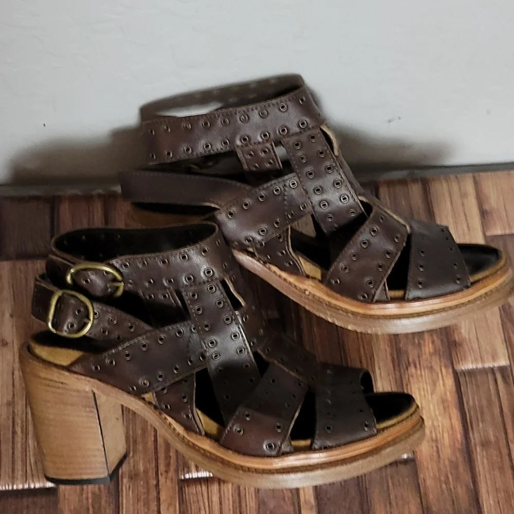 AREA FORTE  Stacked Strappy Buckle Heel 39